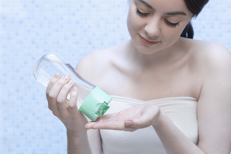 Varias cremas de venta libre pueden ayudar a atenuar las manchas de la edad.