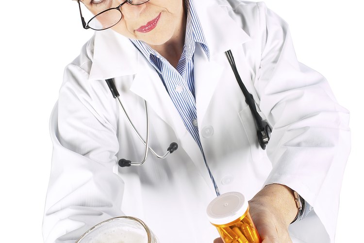 El gran consumo de alcohol podría afectar la curación de los huesos.