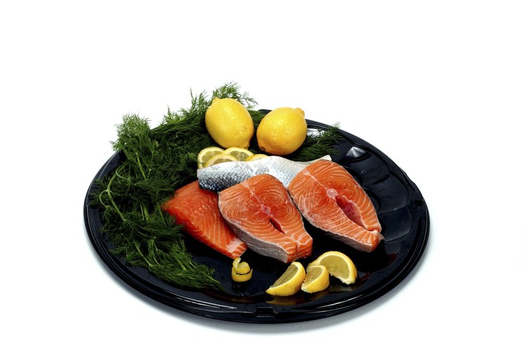 El salmón rojo y el rosado son peces de agua fría del Pacífico.