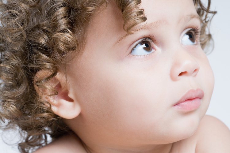 Un niño de 18 meses de edad se está convirtiendo en una persona en su propio derecho.