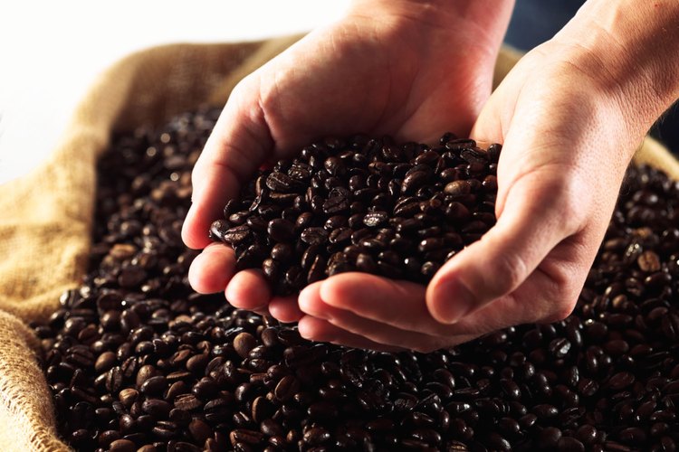 Haz un exfoliante natural usando café.