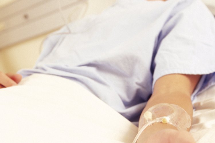 Las personas que están en el hospital y usan las máquinas de respiración, tales como ventiladores pueden contraer infecciones intrahospitalarias como la neumonía.
