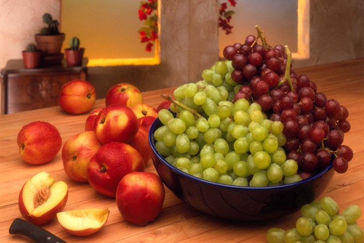 Toma uvas como postre en lugar de un caramelo y ahorrarás calorías mientras consumes mayor cantidad de nutrientes.