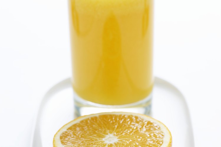 El zumo de naranja puede irritar una garganta ya dolorida.