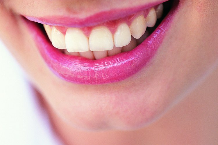 Consigue una sonrisa más blanca de manera sencilla y práctica.