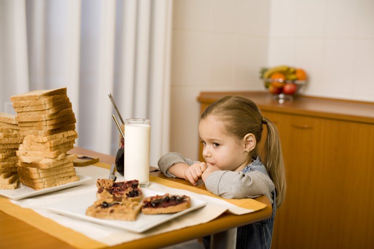 Demasiados carbohidratos no son buenos para tu hijo.