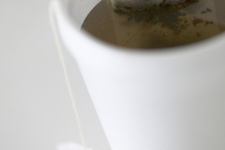 Algunos tipos de té herbales pueden aliviar el malestar estomacal.