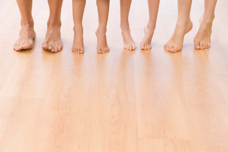 Encuentra tu tipo de pie mediante la prueba de los pies mojados.