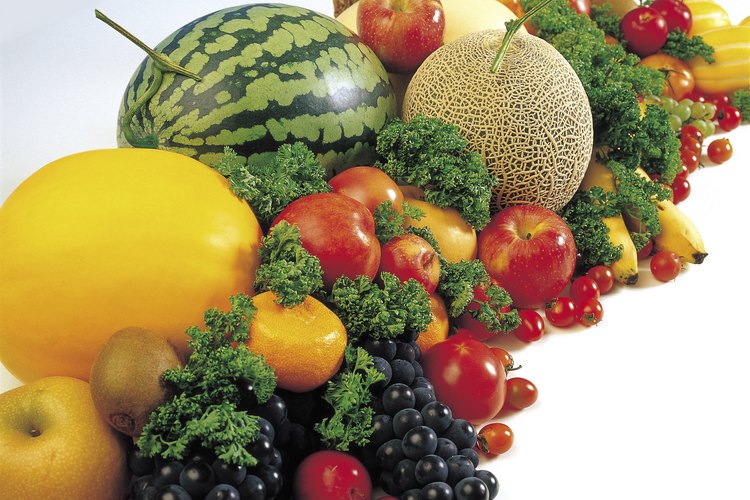 Las frutas coloridas y los veggetales ayudan a proteger tus ojos.