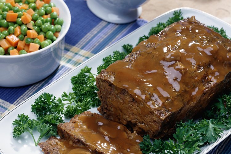 Congelar por adelantado asegura que el pastel de carne siempre esté a la mano a la hora de la comida.