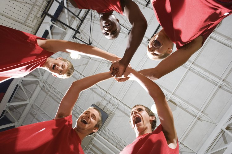 Utiliza juegos de gimnasio para hacer la clase de gimnasia más atractiva.
