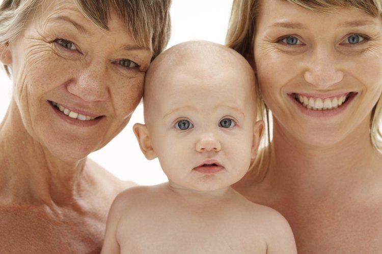 Conforme avanza la edad, la pérdida de colágeno se nota en el rostro.