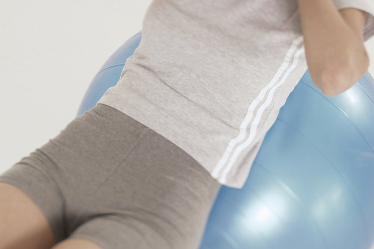 Los ejercicios abdominales pueden mejorar tu resistencia muscular.