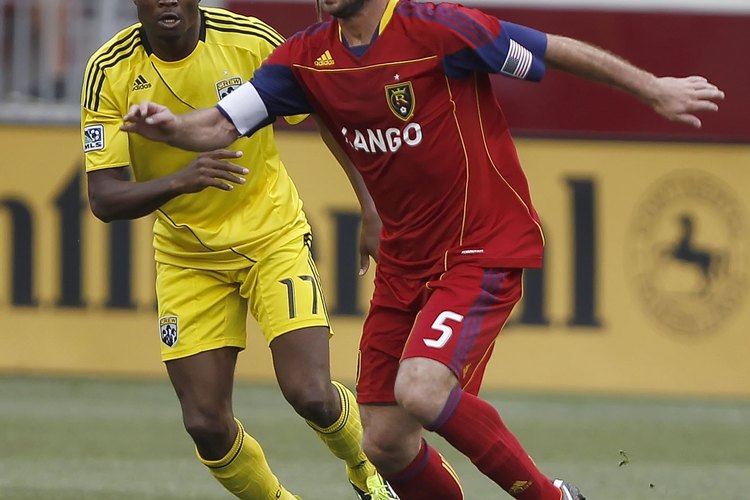 El mediocampista del Real Salt Lake, Kyle Beckerman, recorre muchas millas en un juego.
