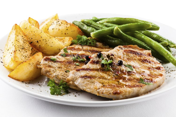 Consume más proteínas para luchar contra las punzadas de hambre.
