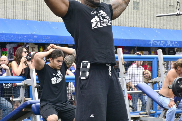 Las dominadas (pull-ups) son el último ejercicio de calistenia de la parte superior del cuerpo.