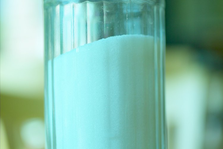 Asegúrate de que tu sal sea yodada para consumir la cantidad necesaria de yodo con tu dieta.
