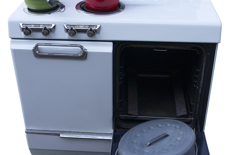 La preparación para hacer falafel al horno no es tan diferente de la de freirlos.