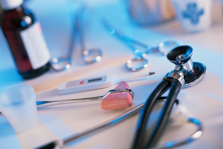 Las cepas de S. aureus y S. epidermidis que prosperan en el hospital son virulentas y resistentes a la mayoría de los antibióticos y desinfectantes.