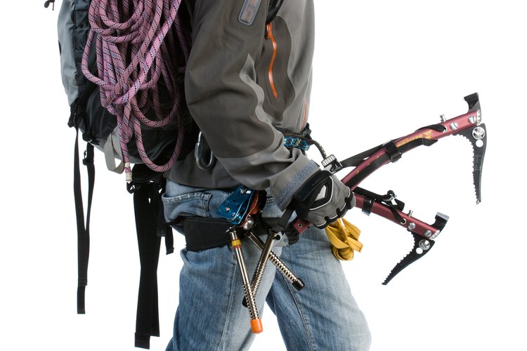 La mochila adecuada puede ayudarte a evitar molestias en el muro de escalada.