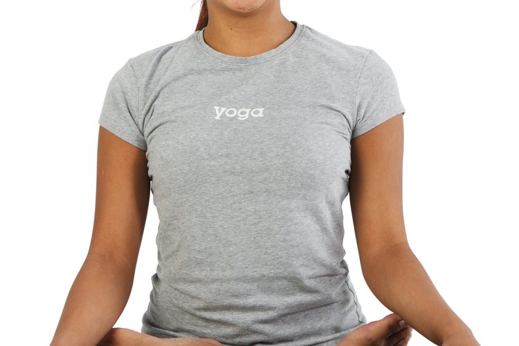 El método barkan de yoga se practica en una habitación climatizada para facilitar la transpiración y la pérdida de peso.
