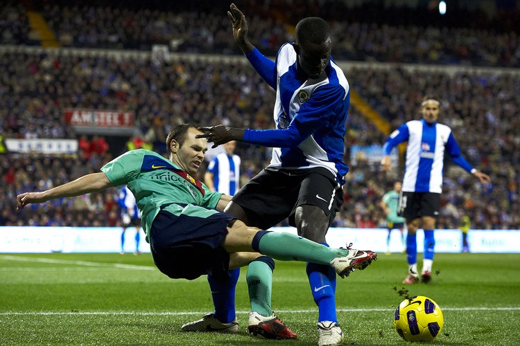 Los maestros en pases del 2011 del Barcelona son tan bien conocidos por su determinación para ganar la pelota cuando no la tienen en su poder.