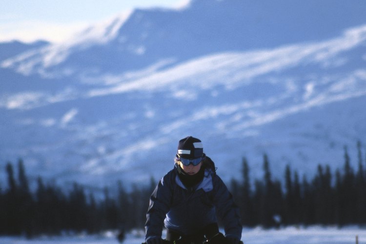 Mantén tus dedos calientes este invierno con guantes de ciclista bien diseñados.