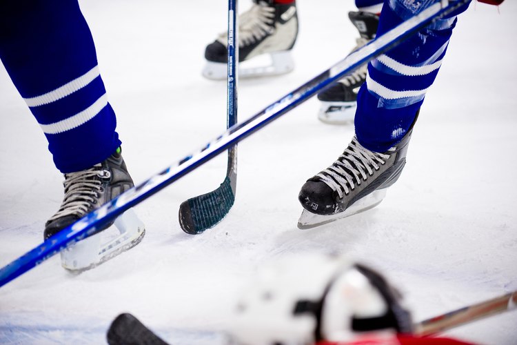 Los mejores patines de hockey ofrecen flexibilidad y control.