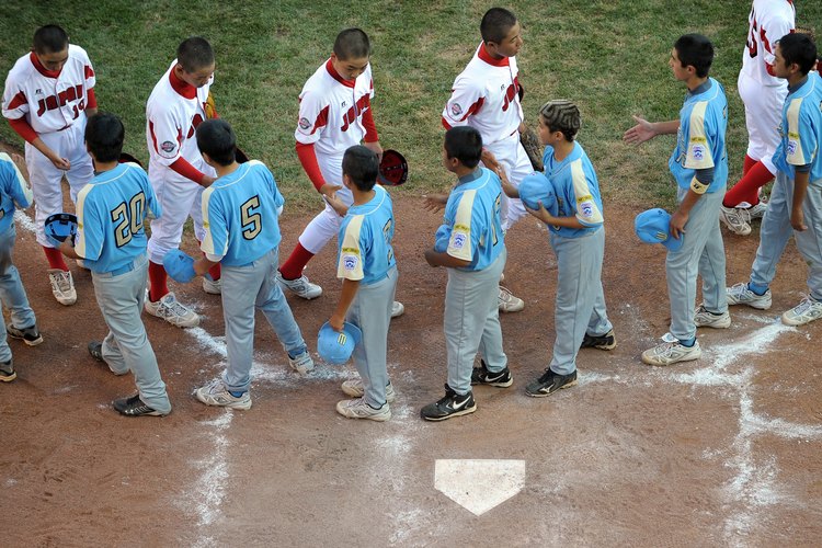 Al practicar deportes se puede aprender sobre el espíritu deportivo y el respeto por tu oponente