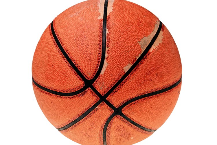 Mientras tengan un balón, los jugadores de básquetbol pueden practicar en cualquier lugar.