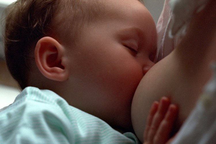 Los padres podrían confundirse por el aumento del hambre de un bebé.