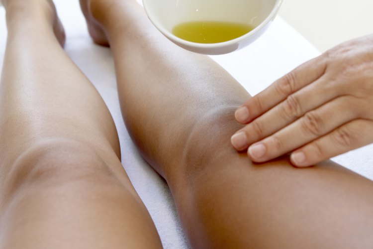 La acupresión puede ser combinada con aceite para masaje.