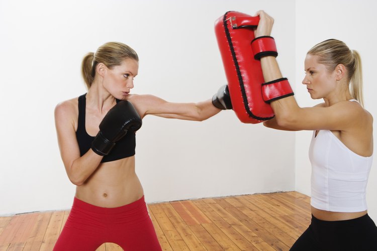 A diferencia del boxeo, el entrenamiento de artes marciales mixtas requiere muchos tipos de bolsas.