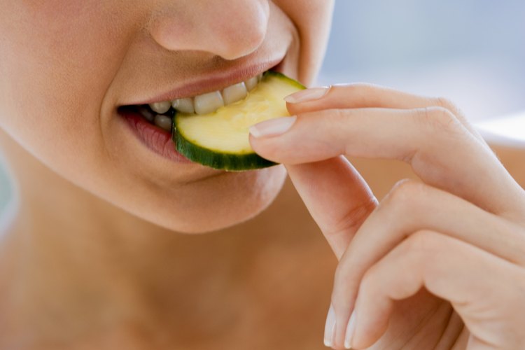 Los pepinos son ideales para comer y geniales para combatir las espinillas.