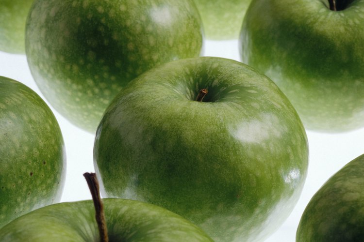 La cantidad de ácido málico es más alta en las manzanas agrias.
