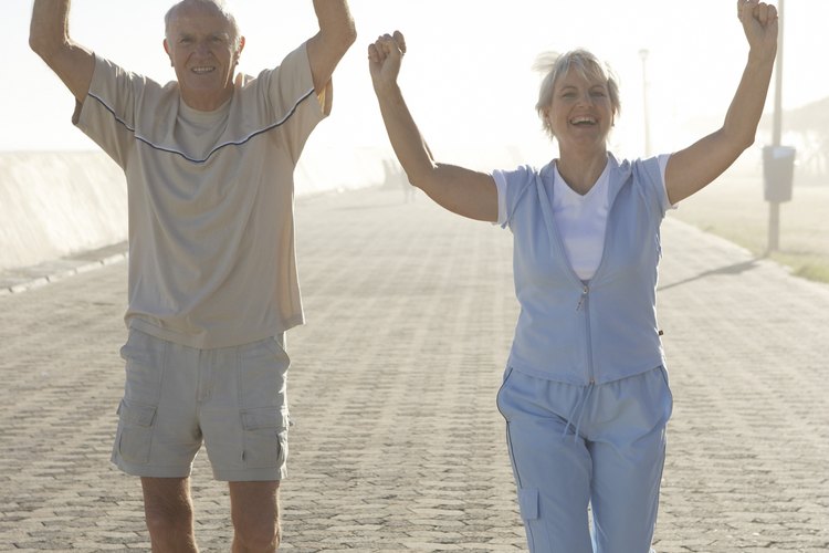 El ejercicio cardiovascular diario reduce los riesgos de sufrir padecimientos crónicos.