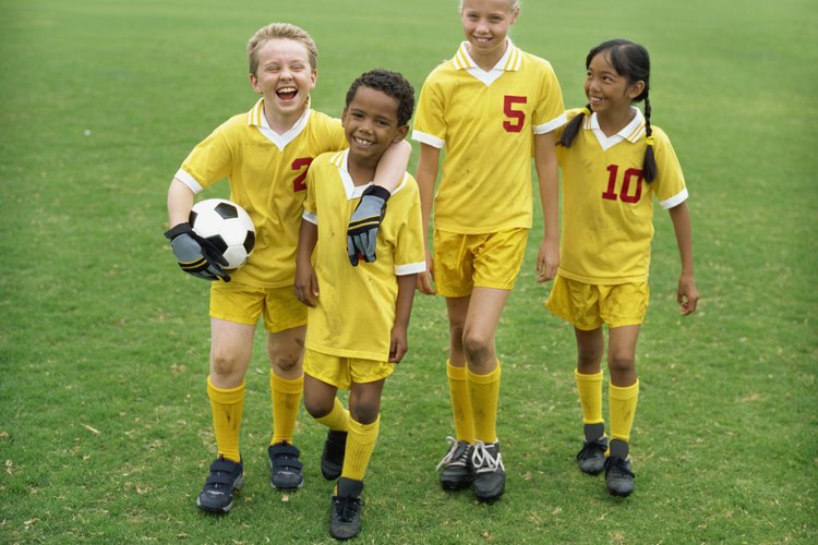 Las divisiones de fútbol para los más pequeños juegan con menos jugadores.