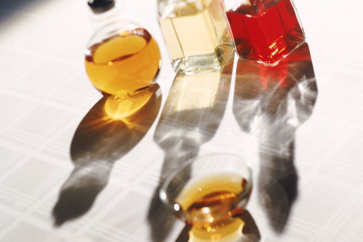 Usa aceite de oliva y vitamina E para humectar la piel.