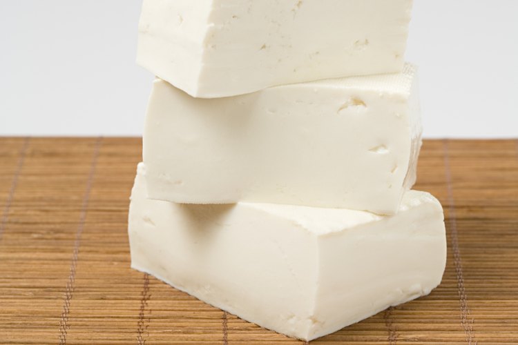 El tofu tiene un contenido bajo de purinas.