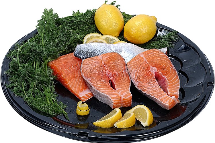 Los cortes del salmón pueden ayudar a prevenir enfermedades cardíacas y promueven la funcionalidad de los nervios.