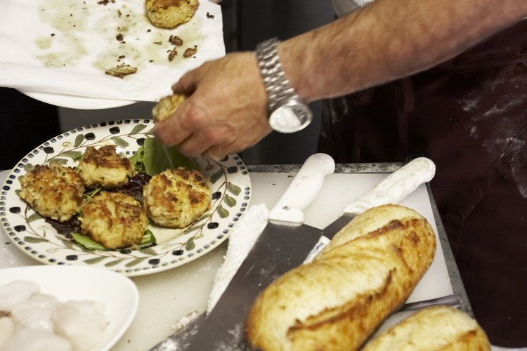 Puedes preparar los pasteles de cangrejo con uno o dos días de anticipación.