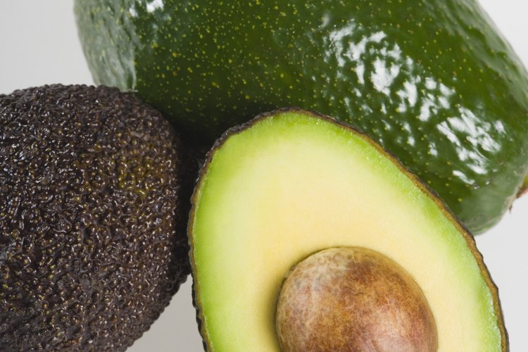 Versátil, sabroso y saludable, los aguacates son una buena manera de animar las ensaladas.