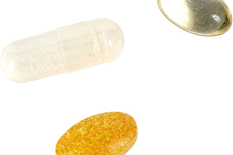 El complejo de vitaminas B y la vitamina D pueden ayudarte a aumentar las energías.