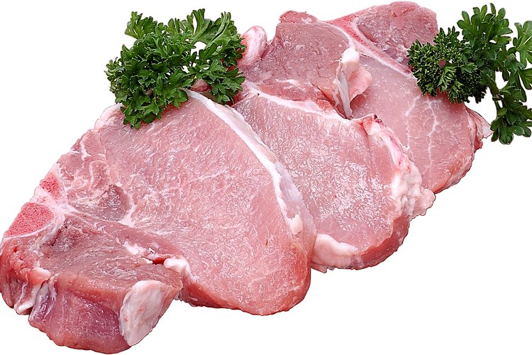 La carne fresca de cerdo es baja en sodio y alta en tiamina.