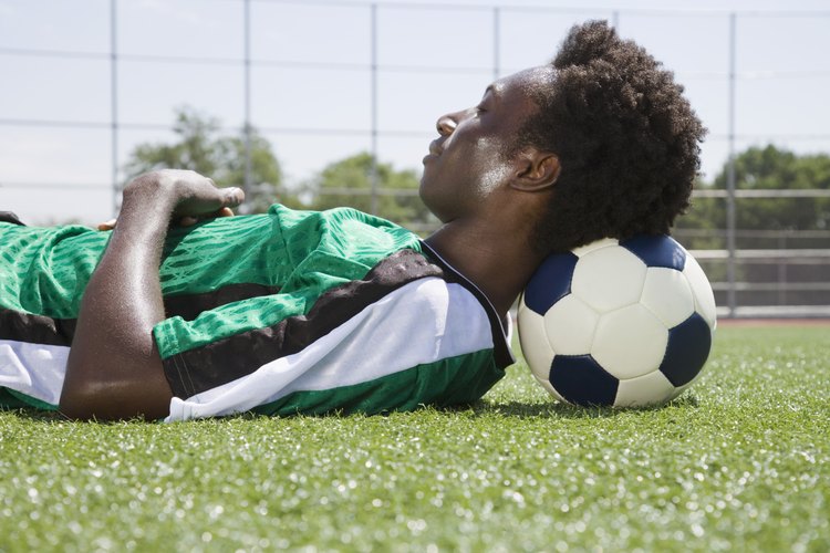 Las siestas antes de un juego podrían mejorar el rendimiento atlético.