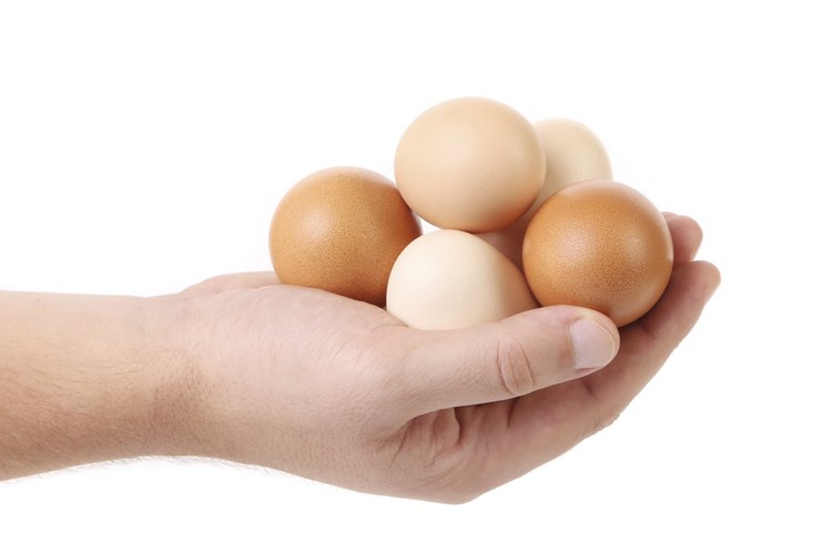 Usa huevos para hacer un desayuno saludable, sin gluten.