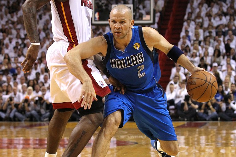 Un poco de contacto corporal defensivo es inevitable en baloncesto.
