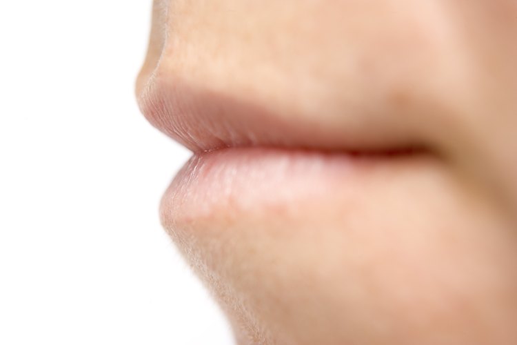 Mantén tus labios perfectos siguiendo algunos pasos.