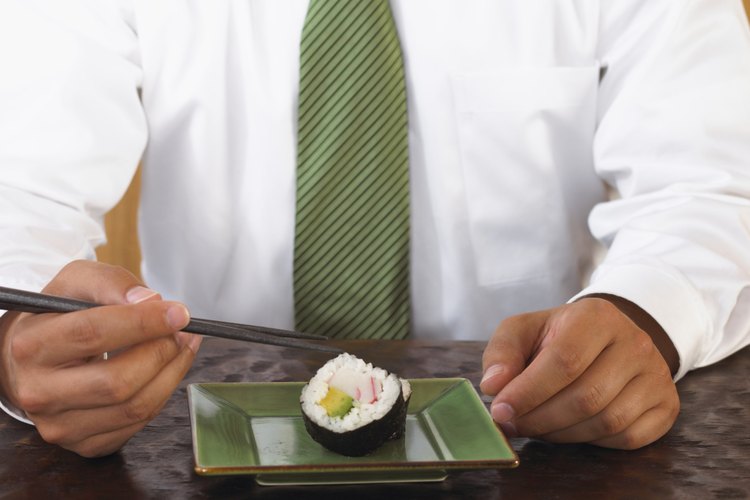 El sushi es un alimento rico en yodo.