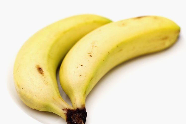 Las bananas, los panes y la mantequilla de maní pueden ayudar al control de la diarrea.